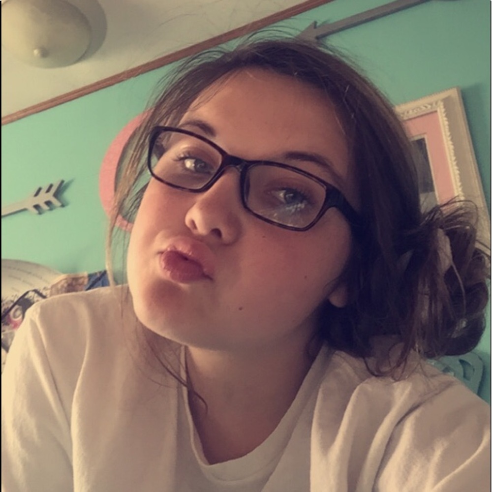 Meet your Posher, Olivia